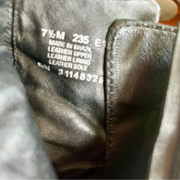 ⭐️HOST PICK⭐️| Tory Burch| Black Quilted Ankle High Heeled Booties Size 7.5 - Picture 5 of 5